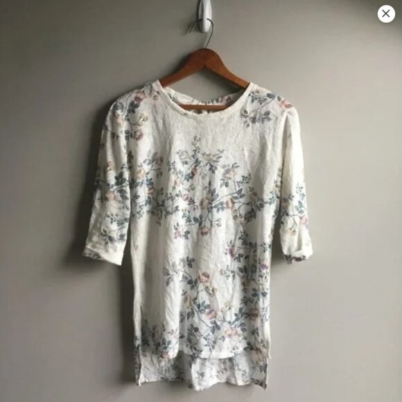 LAST CHANCE Bundle of 4 floral tops! - Picture 10 of 16